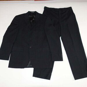 Axcess Men's Pinstripe 3 Button Suit Size 38 Regular 34 x 29 Black 100% Wool 38R
